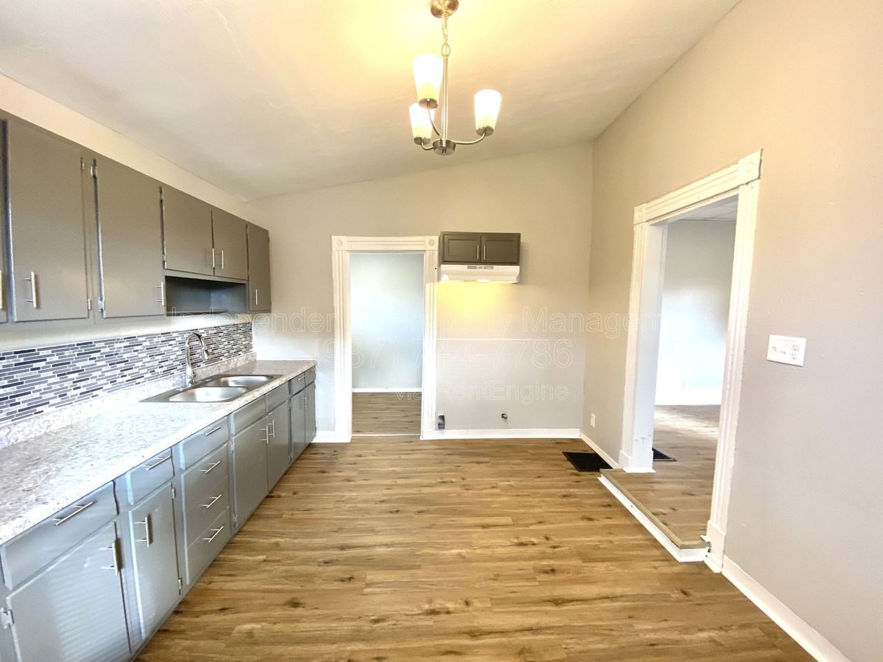 906 Vine St - Photo 6 of 50