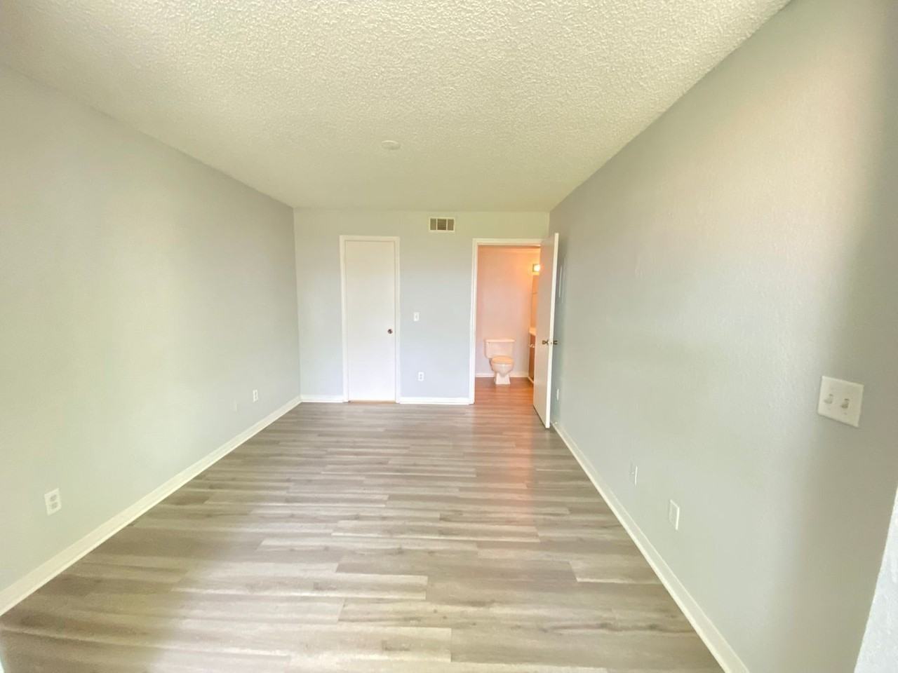 5701 Gatlin Ave #116 - Photo 4 of 23