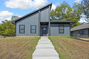 527 W Walker St - Photo 1 of 1