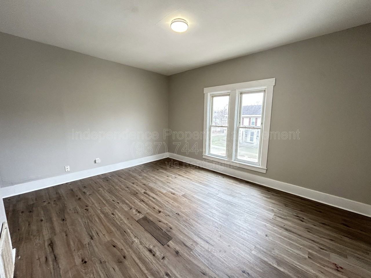 815 S Main St - Photo 4 of 10