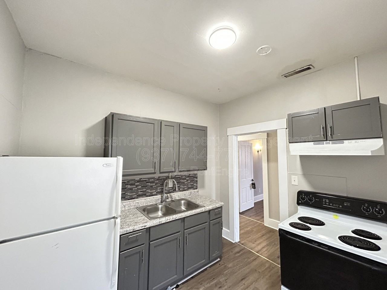 815 S Main St - Photo 6 of 10