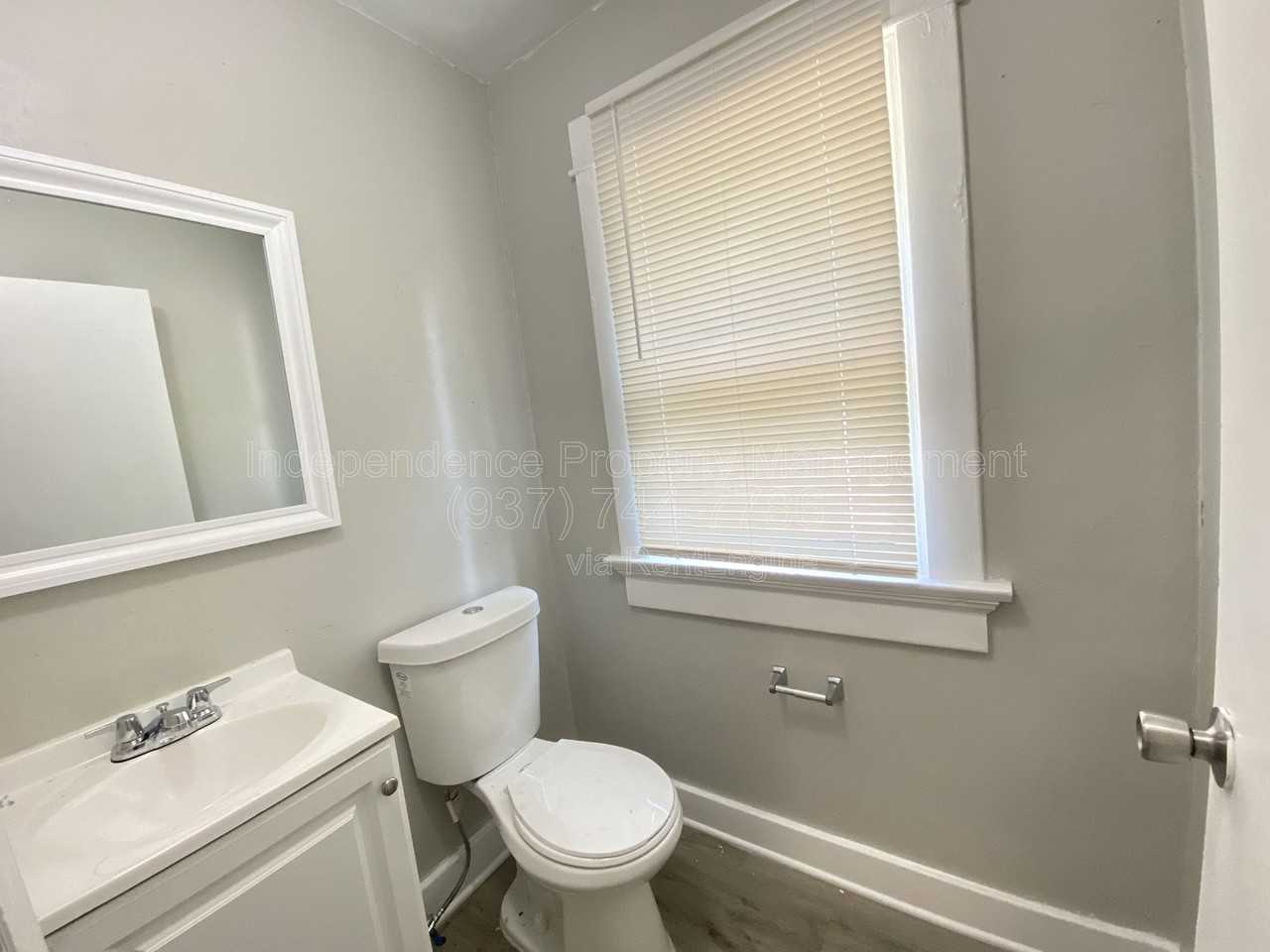 26 W Beechwood Ave - Photo 3 of 27