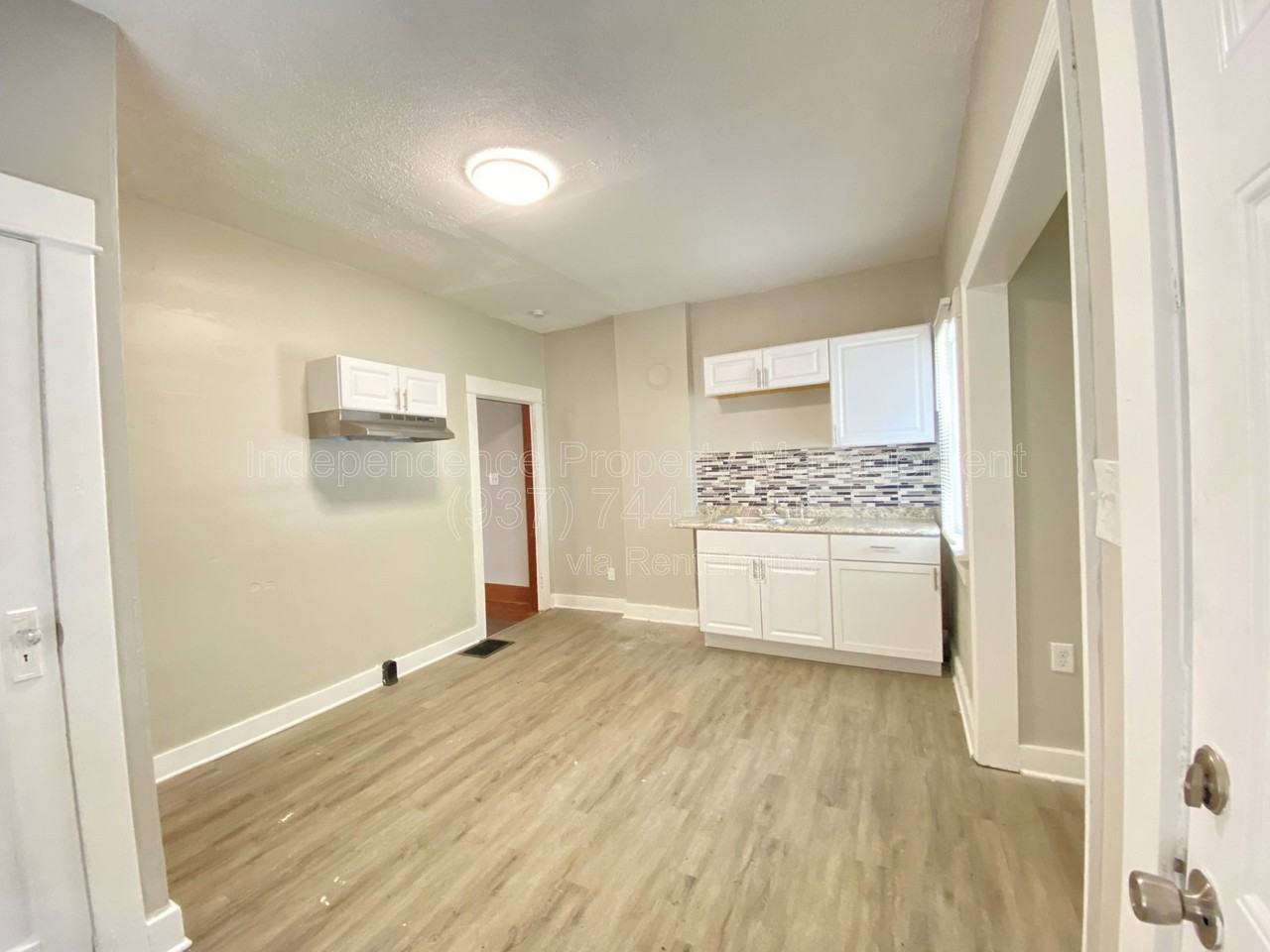 26 W Beechwood Ave - Photo 6 of 27