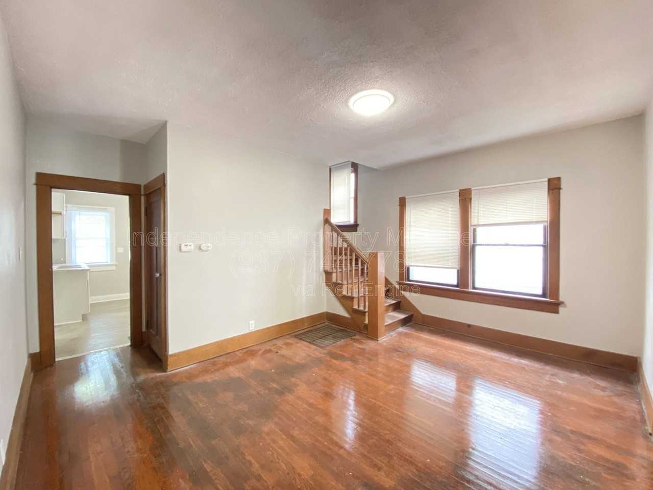 26 W Beechwood Ave - Photo 5 of 20