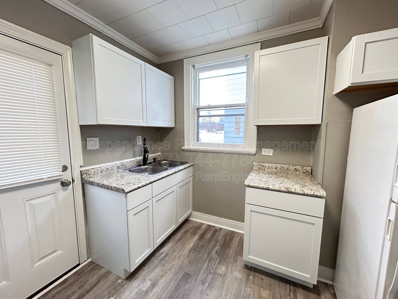 5563 Bosworth Pl #1 - Photo 4 of 11