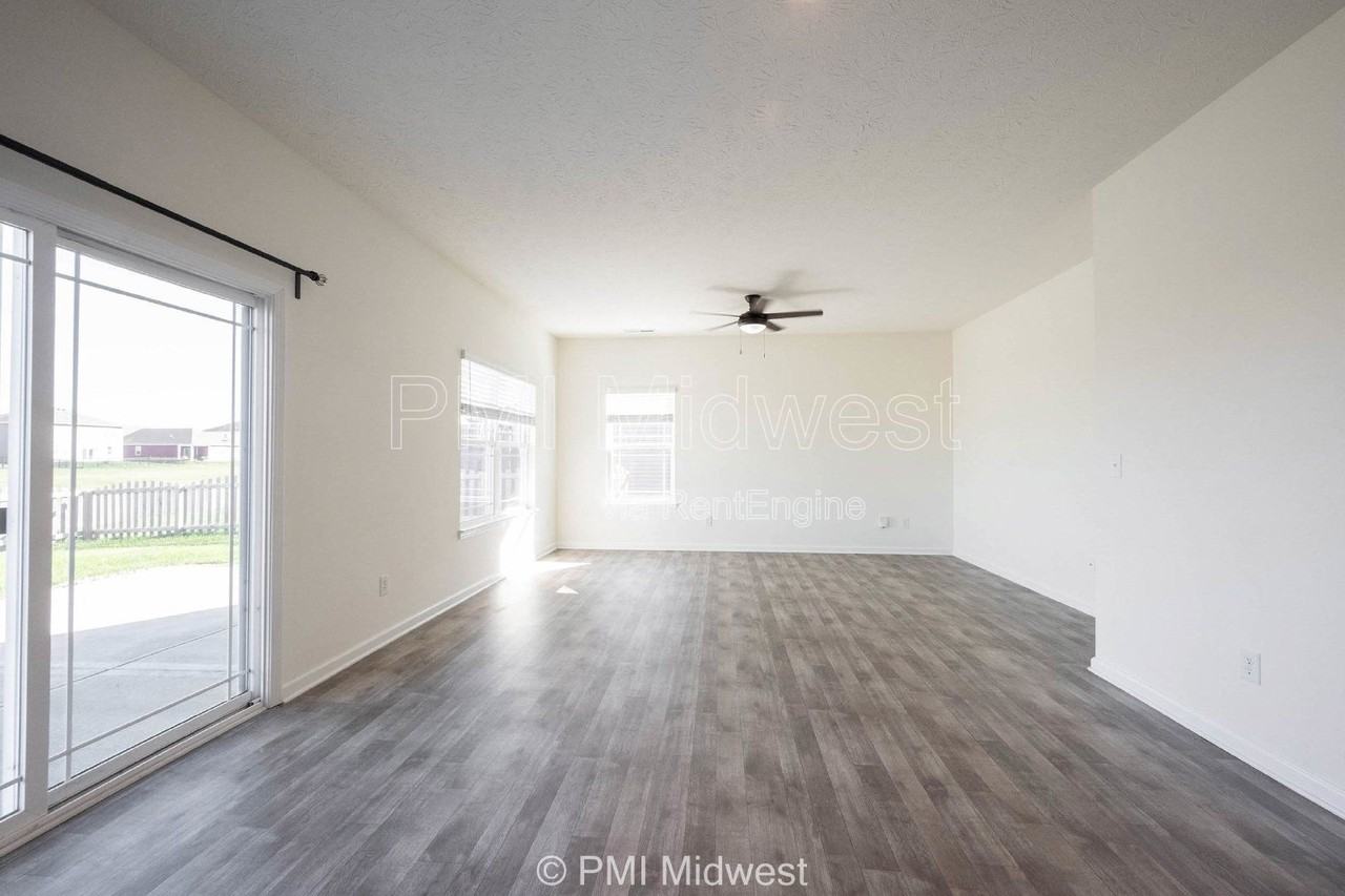 1968 Fairmount Dr - Photo 7 of 46