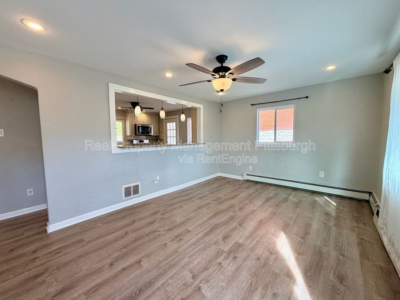 521 Farnsworth St - Photo 3 of 22