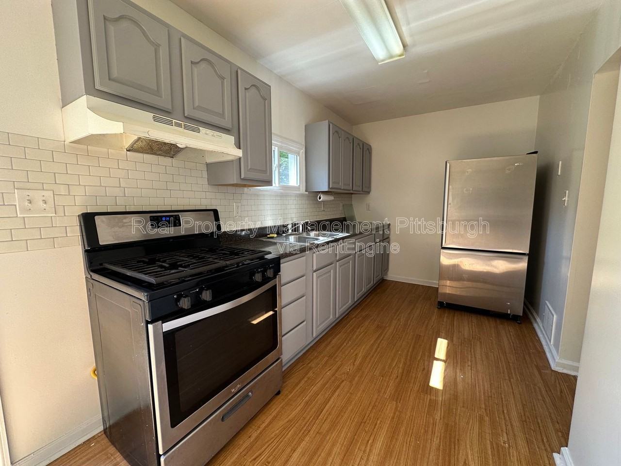 822 Collins Ave #1 - Photo 4 of 14