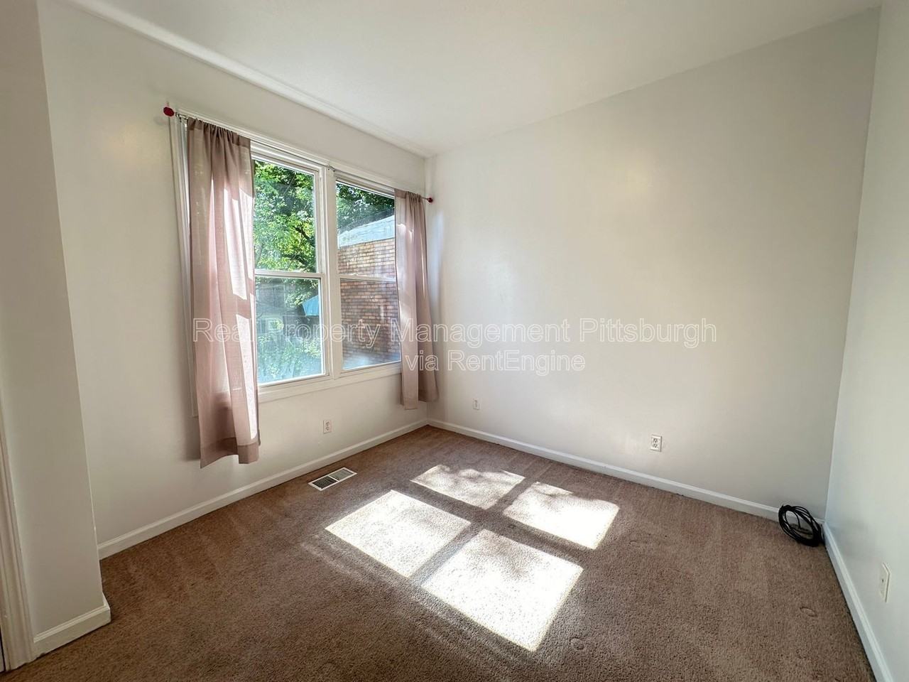 822 Collins Ave #1 - Photo 7 of 14