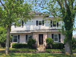 featured image of 547 Archer Ave