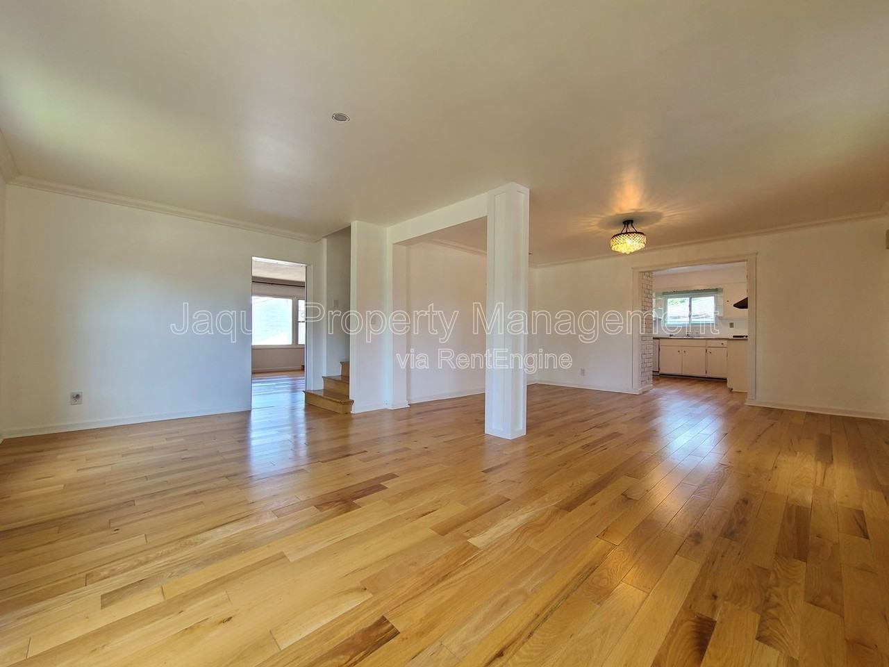 547 Archer Ave - Photo 6 of 41