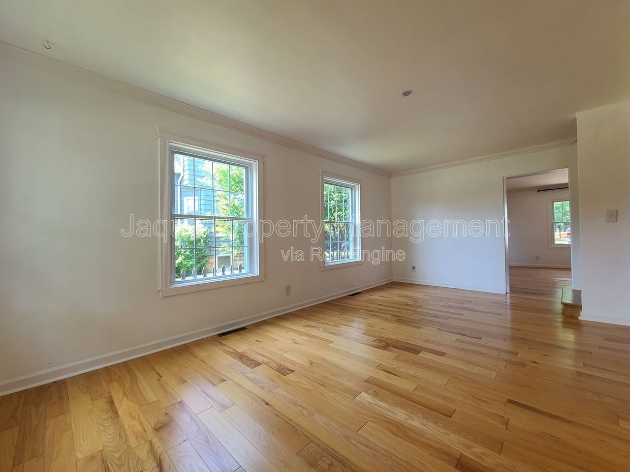 547 Archer Ave - Photo 7 of 41