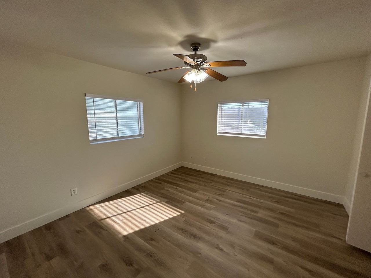 11202 W Nevada Ave - Photo 6 of 10