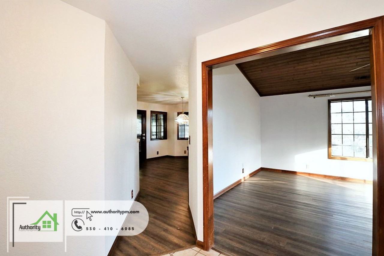 15714 Middletown Park Dr - Photo 7 of 46