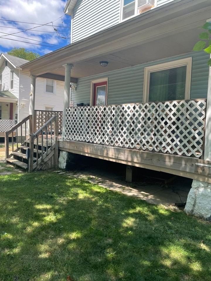 223 E North St #2 - Photo 2 of 14