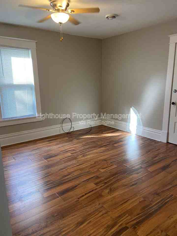 223 E North St #2 - Photo 6 of 14