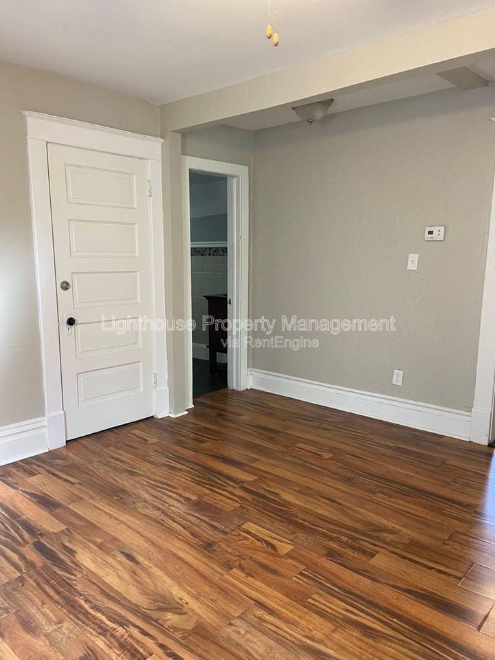 223 E North St #2 - Photo 7 of 14