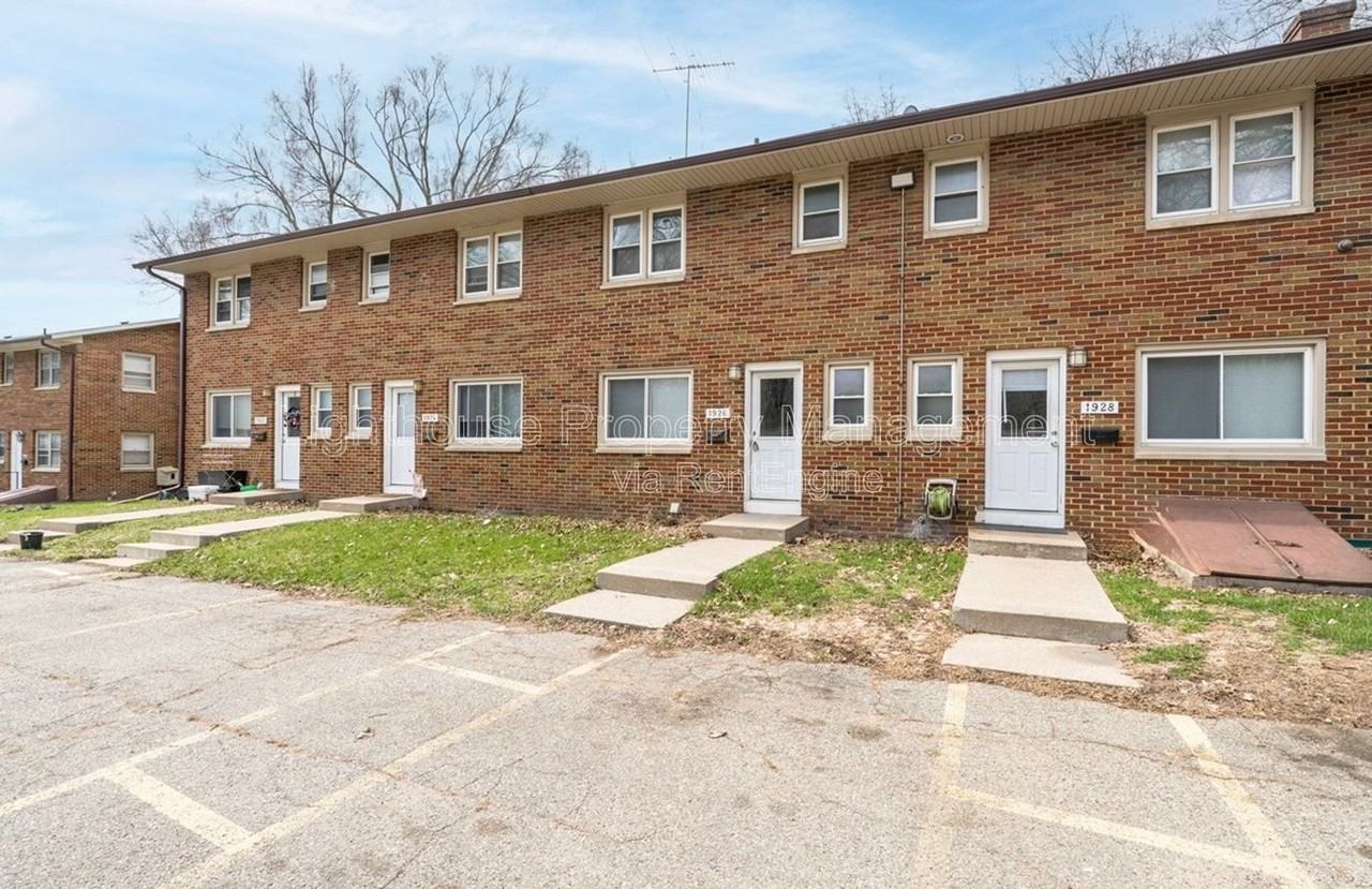 1926 Sunnyside Dr - Photo 2 of 20