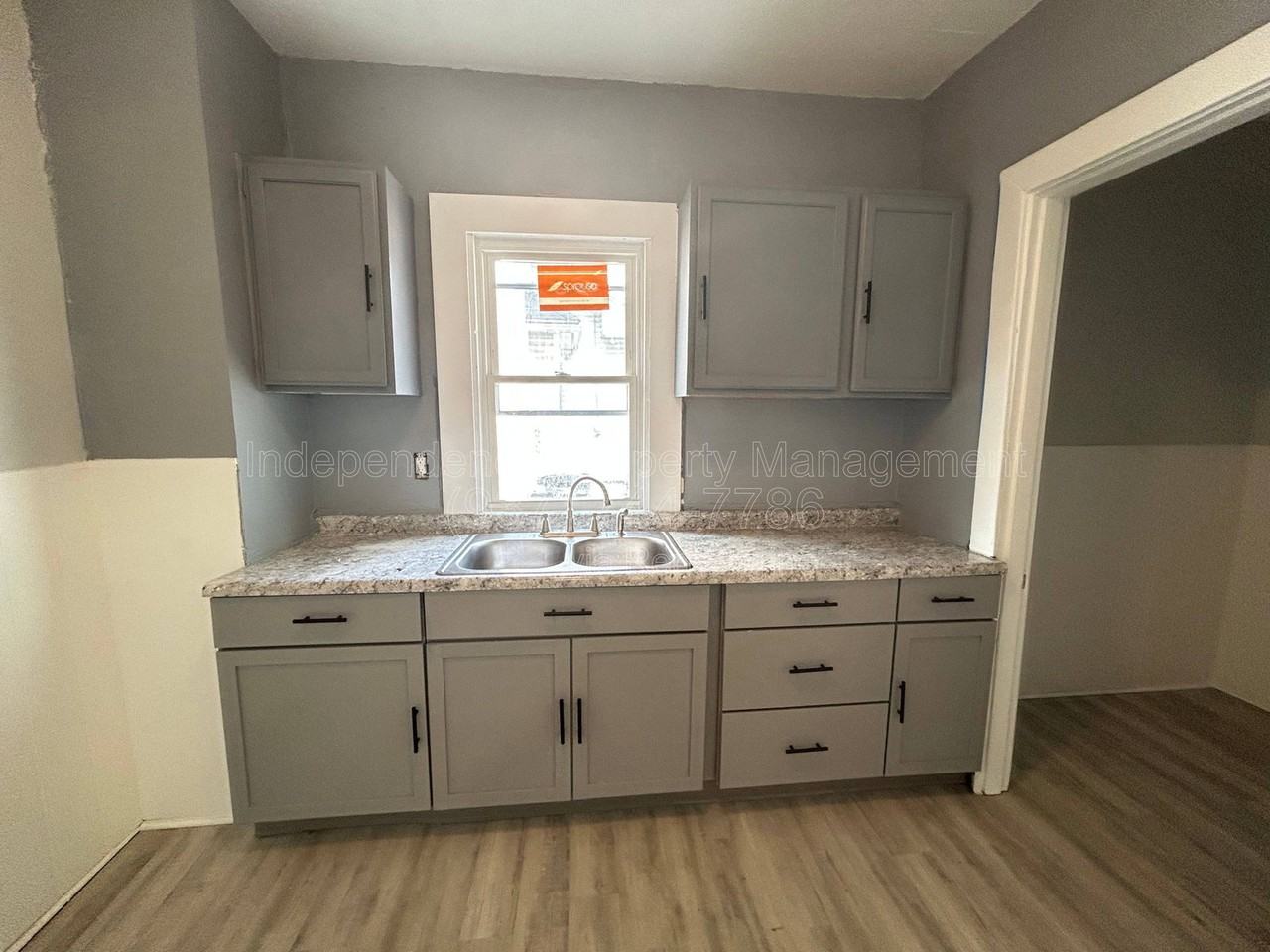 951 Ferndale Ave #951 - Photo 3 of 16