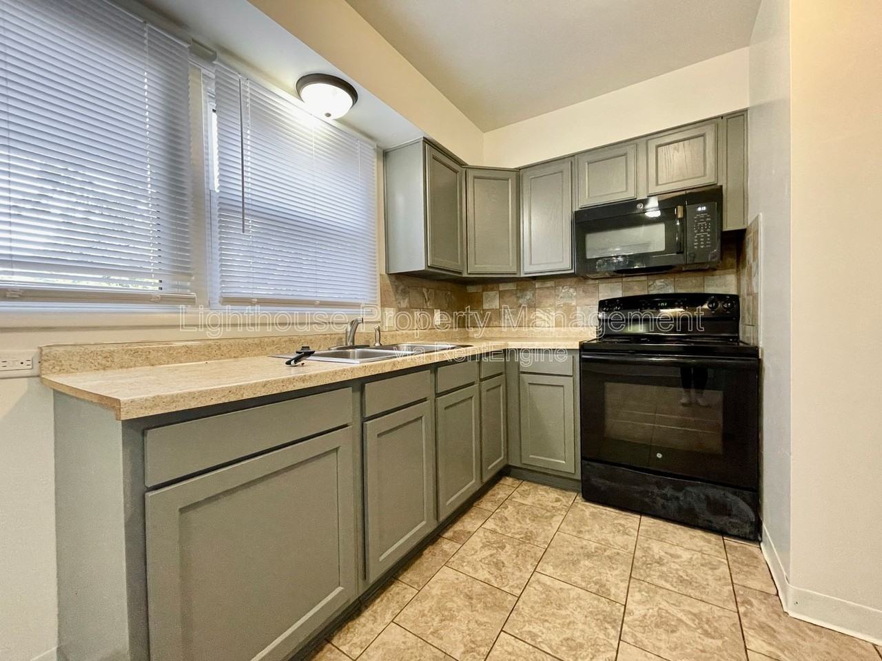 4220 Curwood Ave Se - Photo 2 of 13