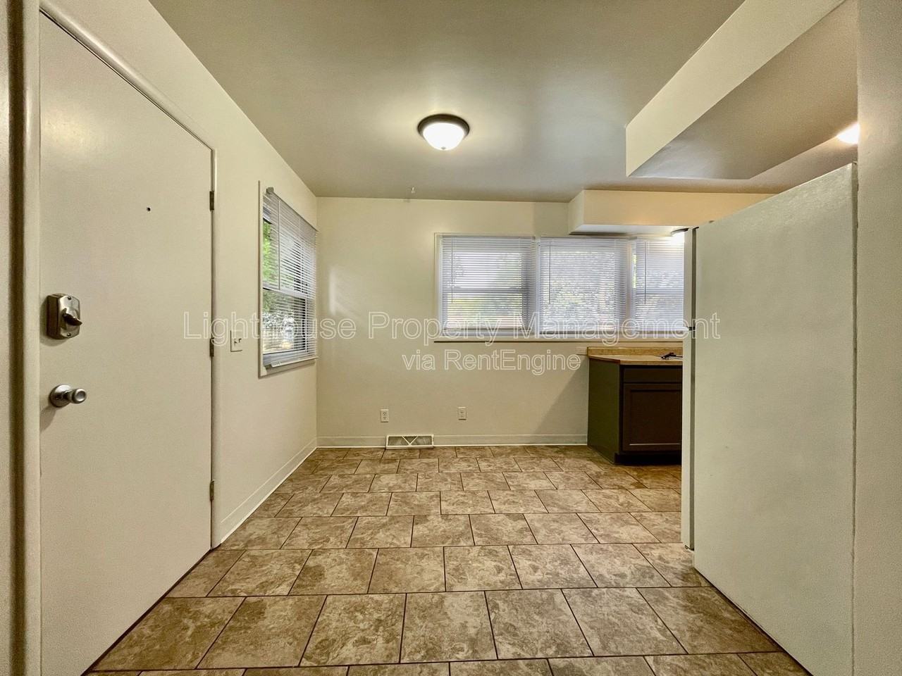 4220 Curwood Ave Se - Photo 5 of 13