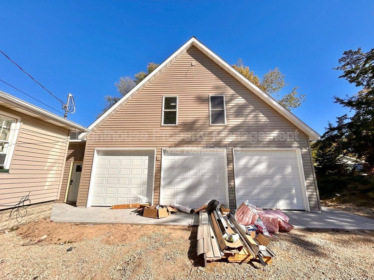 3566 Green St #2 - Photo 3 of 5