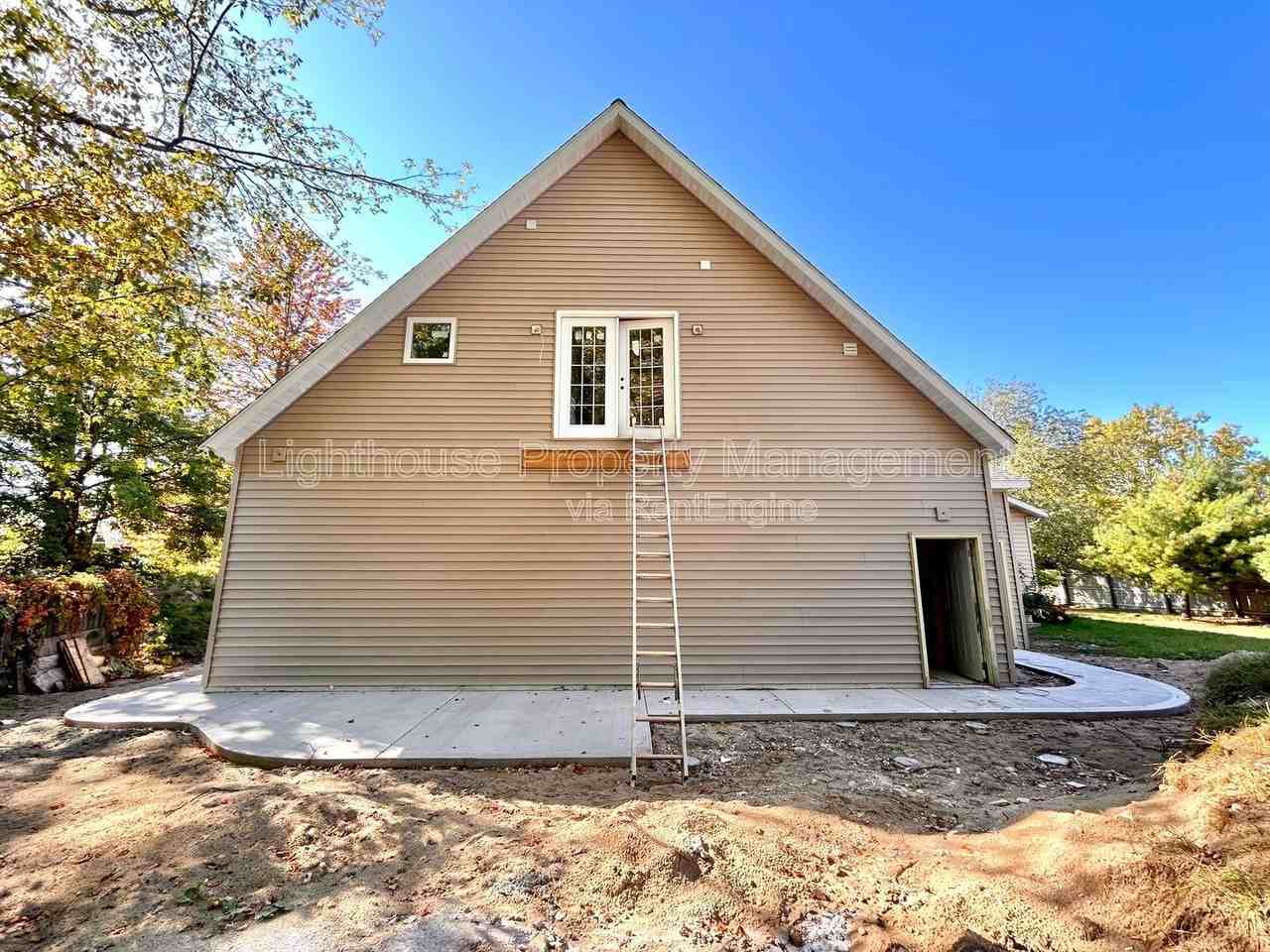 3566 Green St #2 - Photo 4 of 5