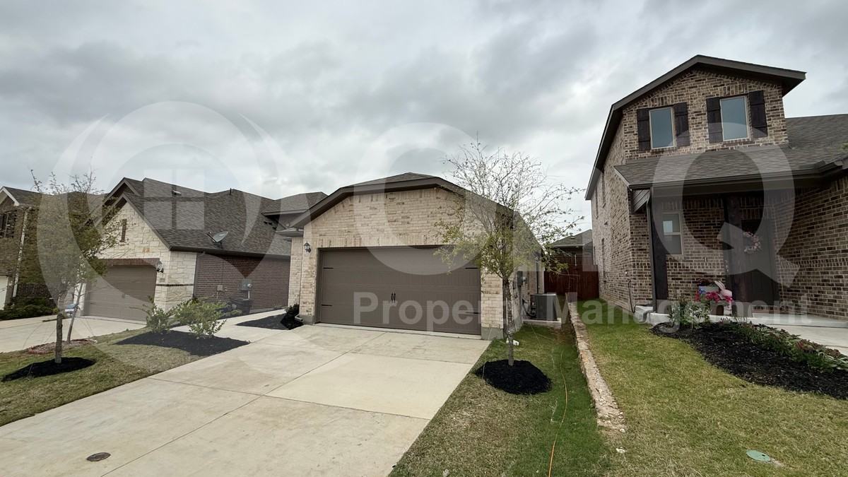 3112 Yellow Pine Dr - Photo 3 of 24