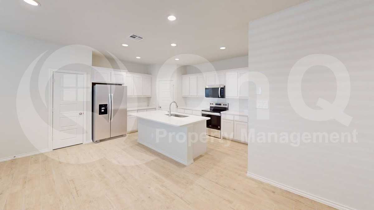 3112 Yellow Pine Dr - Photo 4 of 24