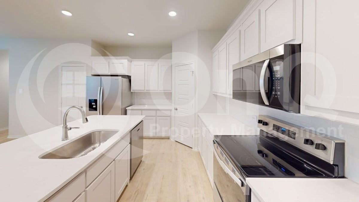 3112 Yellow Pine Dr - Photo 5 of 24