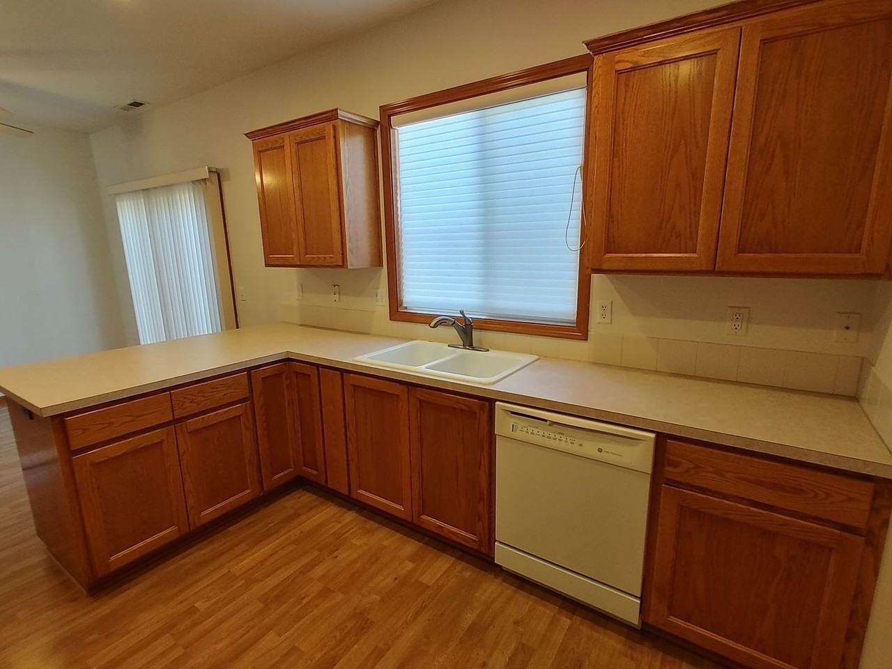 3328 Lake Glenn Dr - Photo 4 of 14