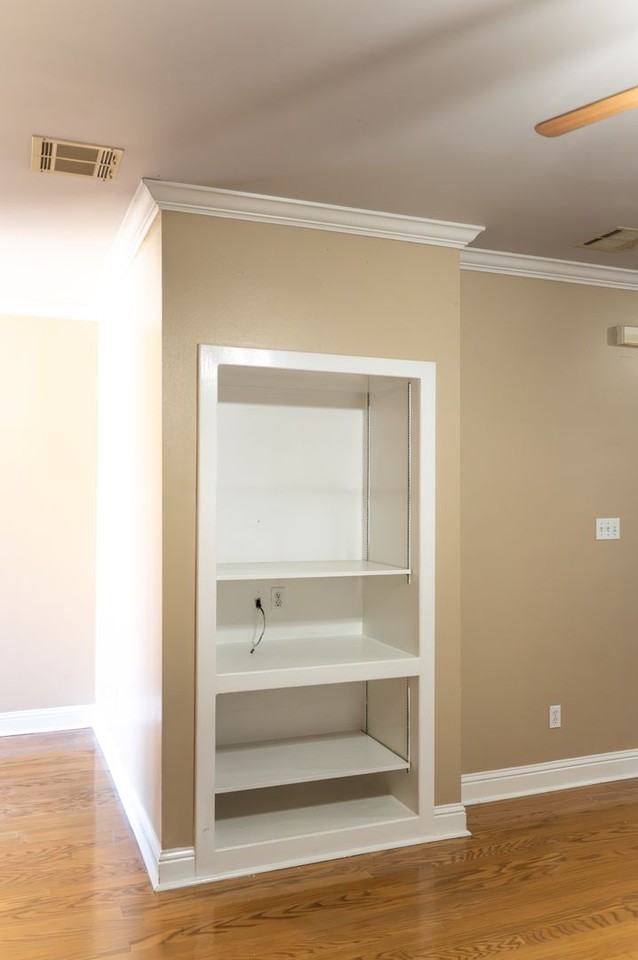 211 Penny Ln - Photo 4 of 16