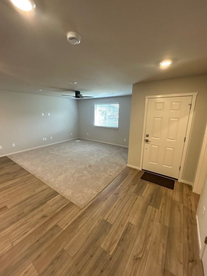 610 Pickering Ln - Photo 2 of 31