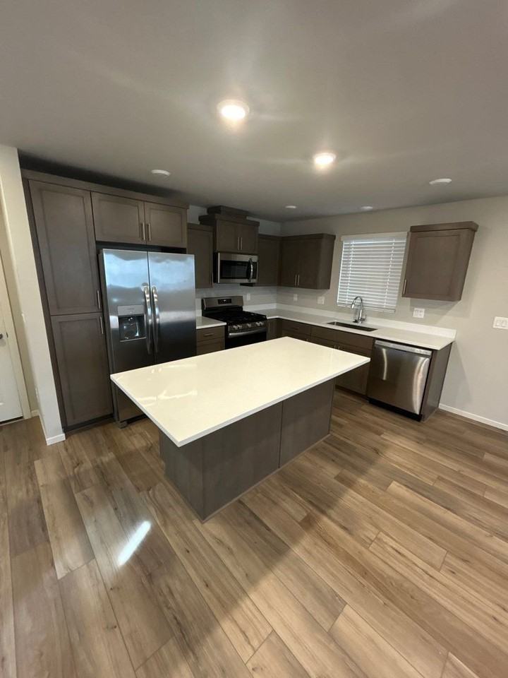 610 Pickering Ln - Photo 5 of 31
