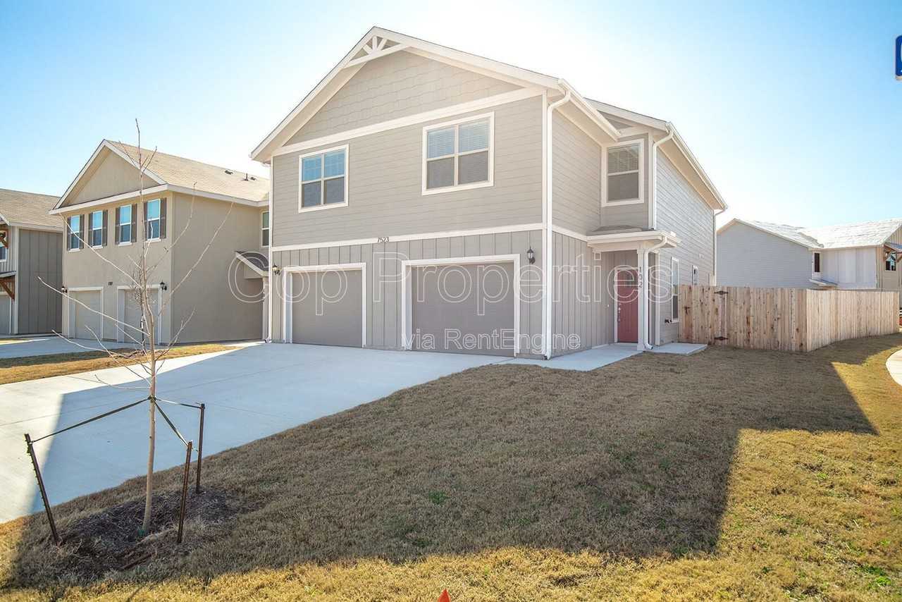 7523 Gramercy Way #101 - Photo 3 of 27