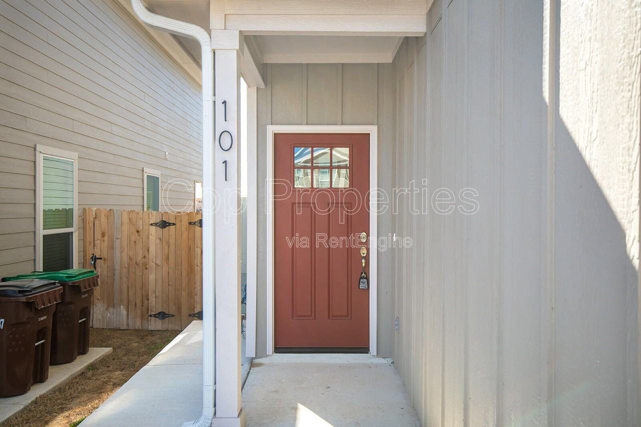 7523 Gramercy Way #101 - Photo 4 of 27