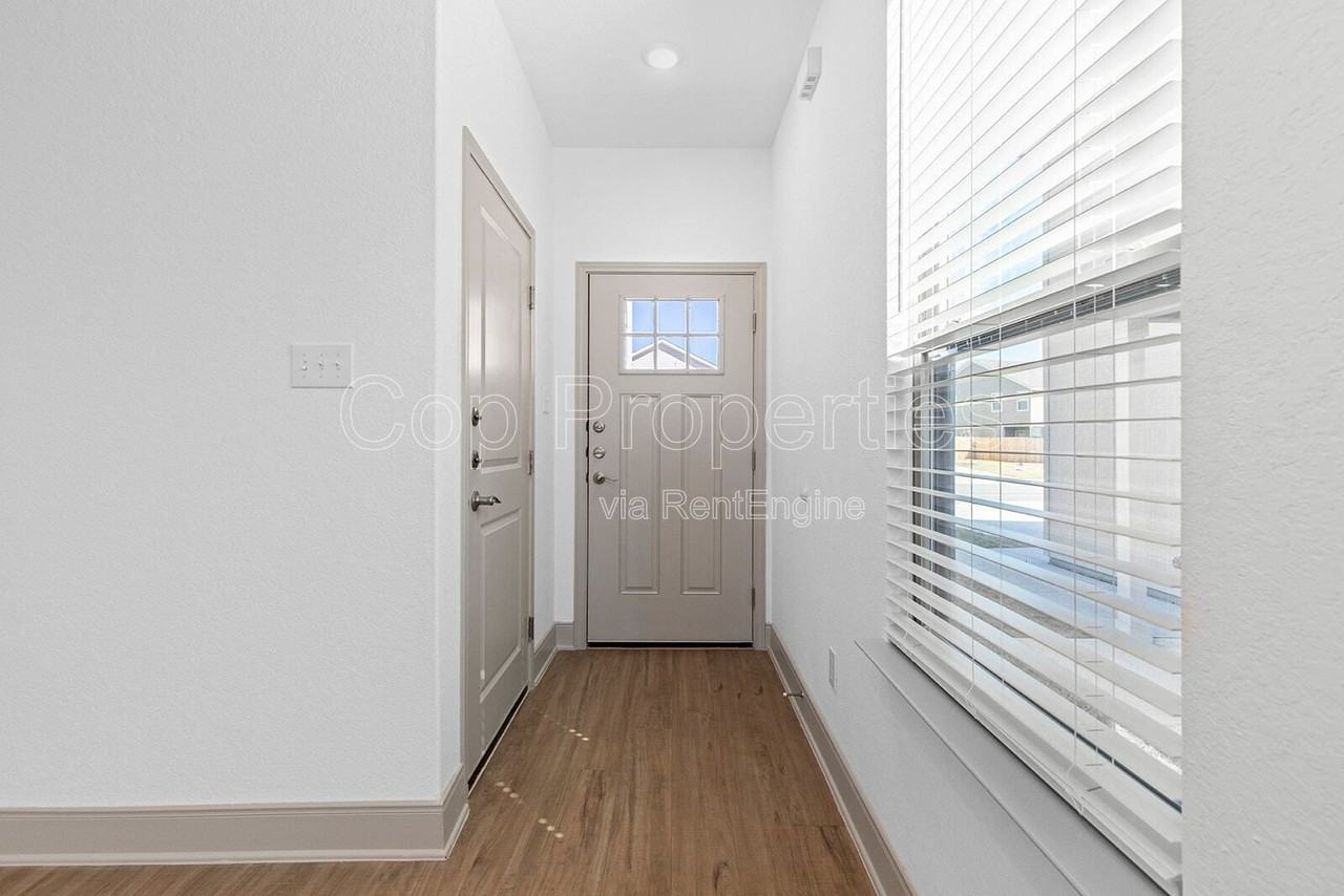 7523 Gramercy Way #101 - Photo 5 of 27