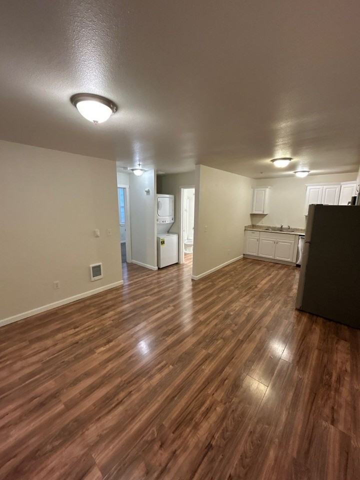 200 Railroad Ave #2 - Photo 4 of 12