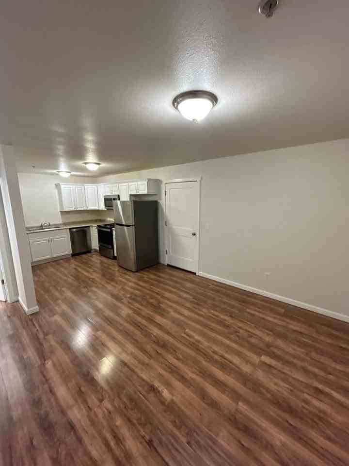 200 Railroad Ave #2 - Photo 5 of 12