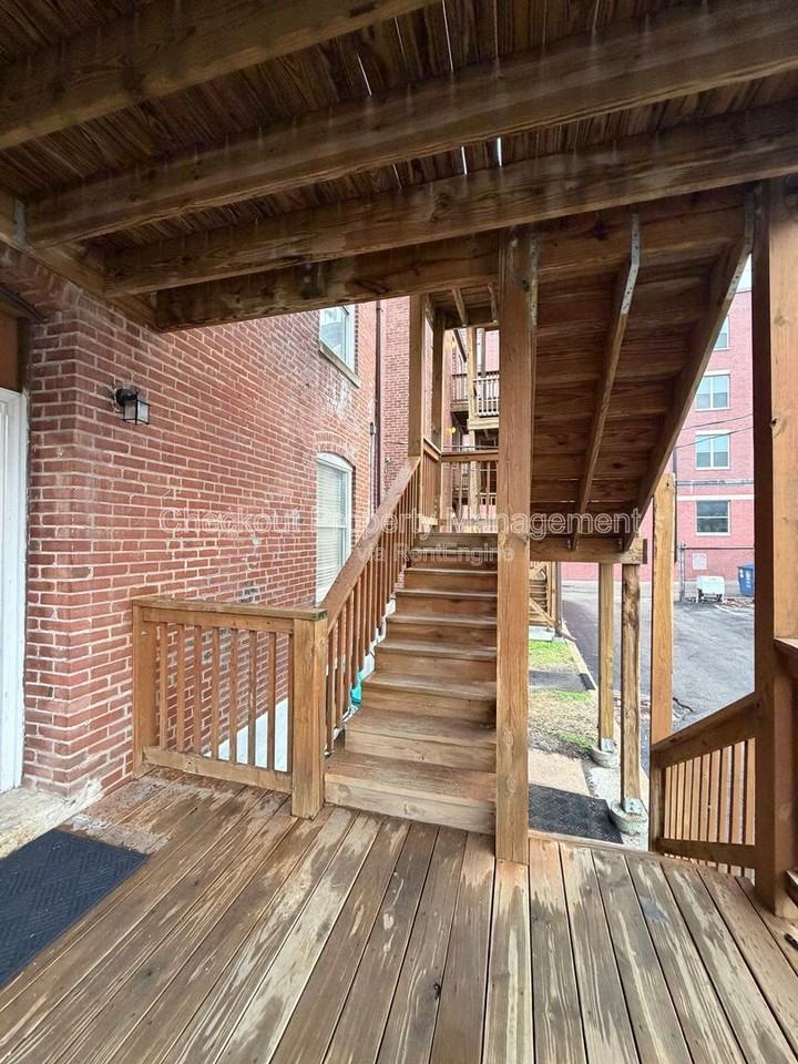 5531 Pershing Ave - Photo 4 of 15