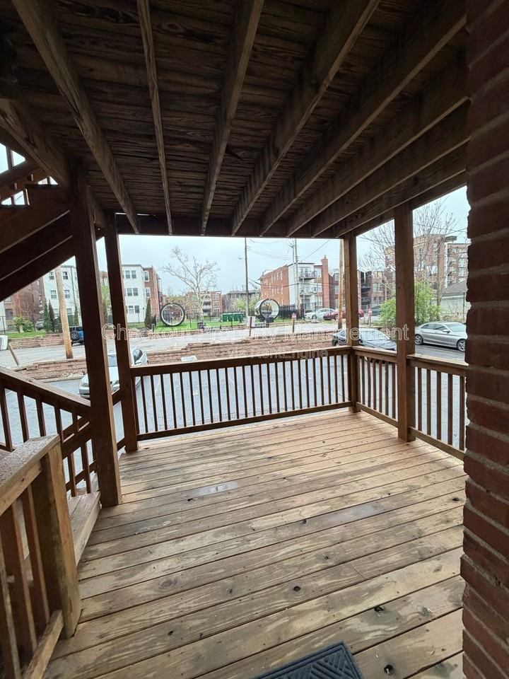 5531 Pershing Ave - Photo 5 of 15