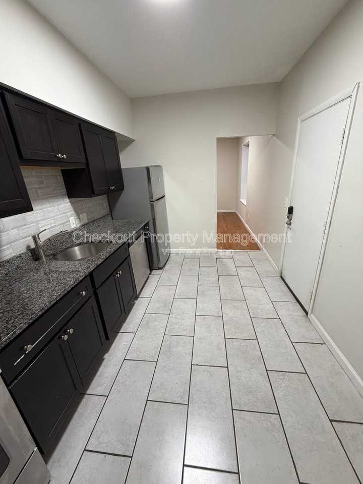 5531 Pershing Ave - Photo 7 of 15