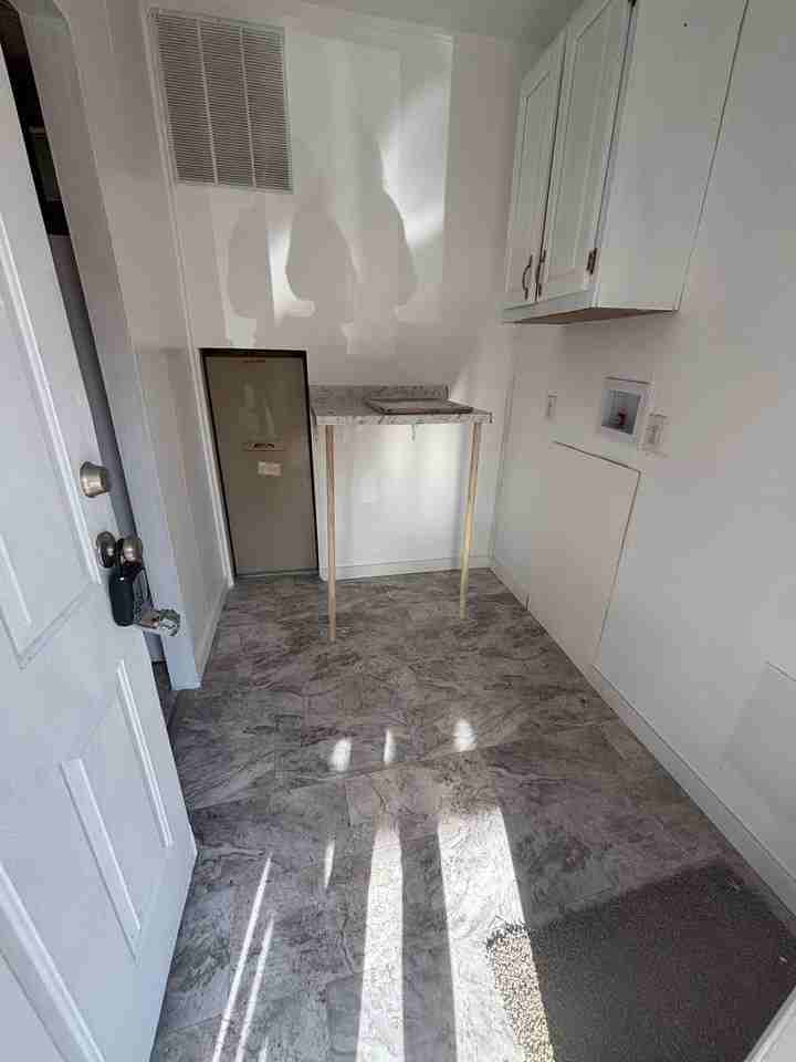 301 Archie St - Photo 3 of 14