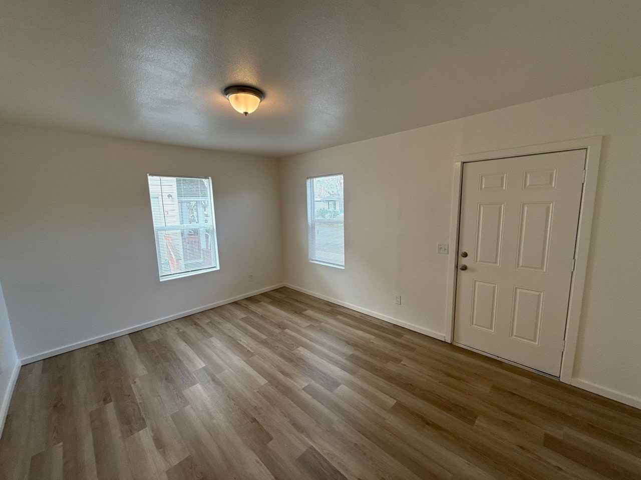 1390 Liberty St Ne - Photo 2 of 30