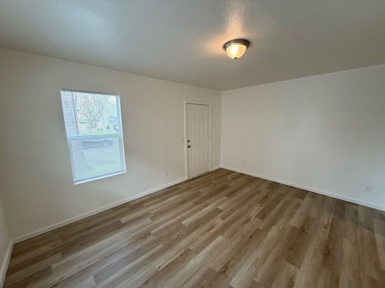 1390 Liberty St Ne - Photo 4 of 30