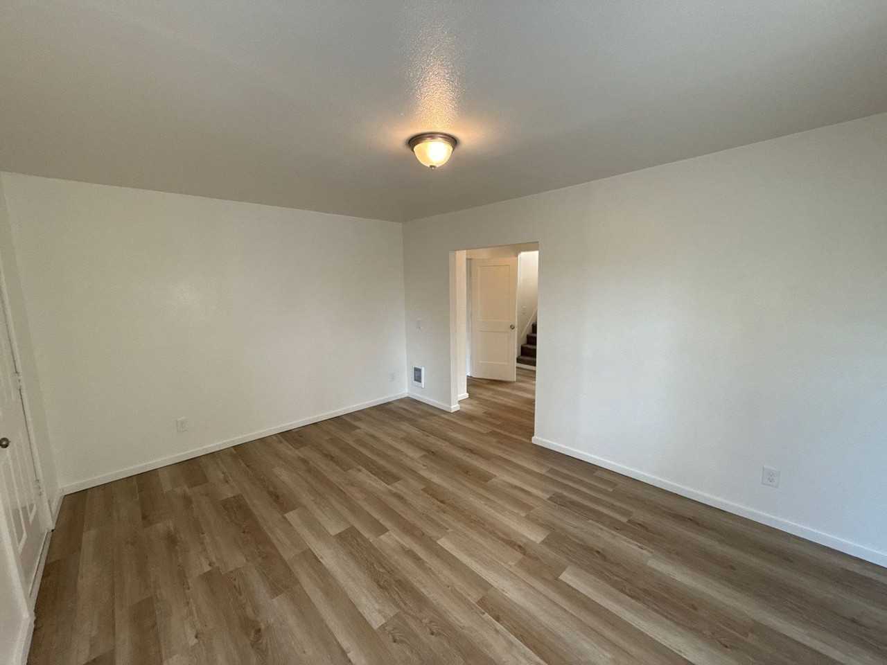 1390 Liberty St Ne - Photo 5 of 30