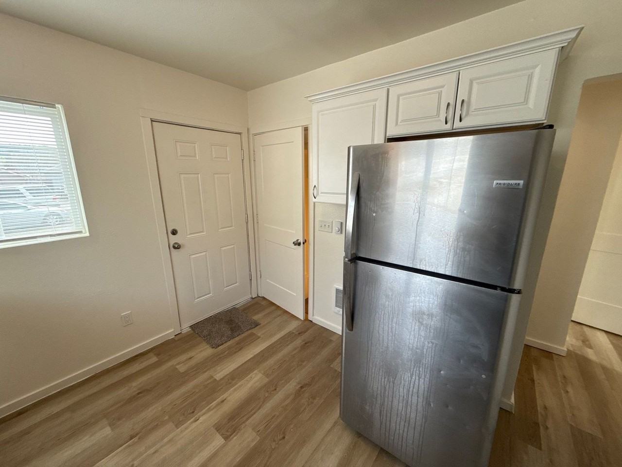 1390 Liberty St Ne - Photo 7 of 30