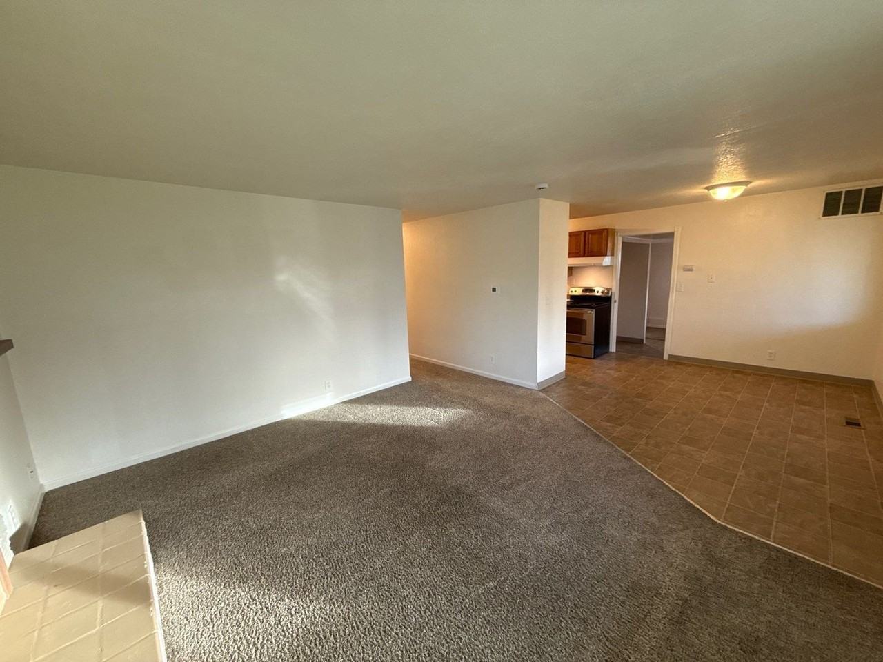 1215 Nw 11th St - Photo 3 of 36