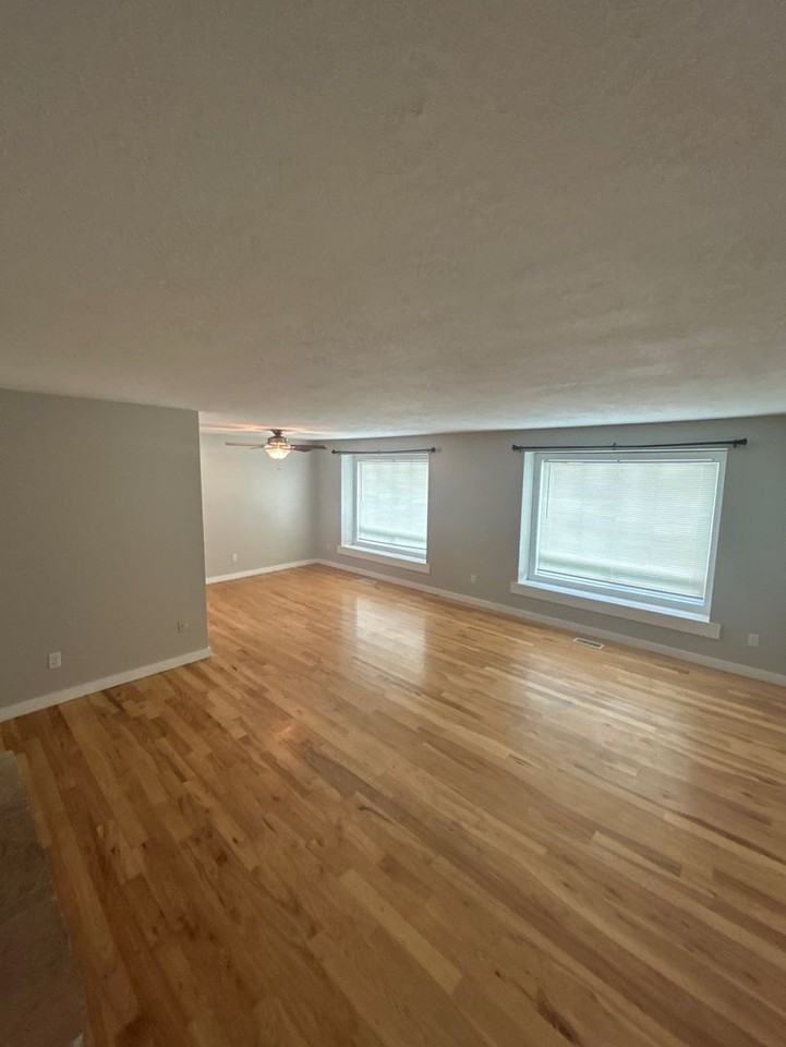 3677 Carmelle Ct Ne - Photo 4 of 29