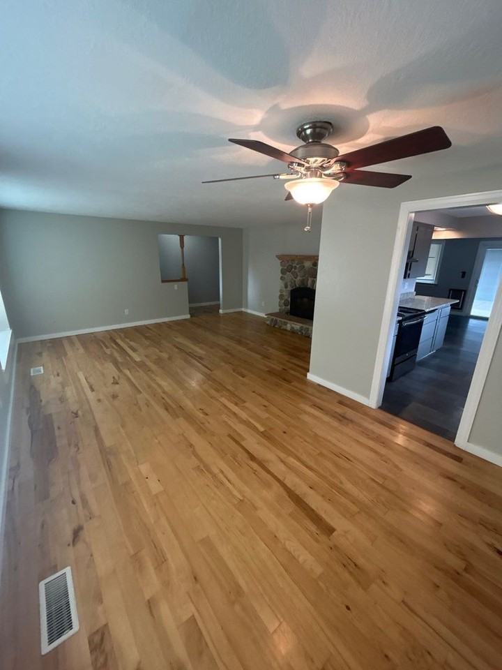 3677 Carmelle Ct Ne - Photo 6 of 29